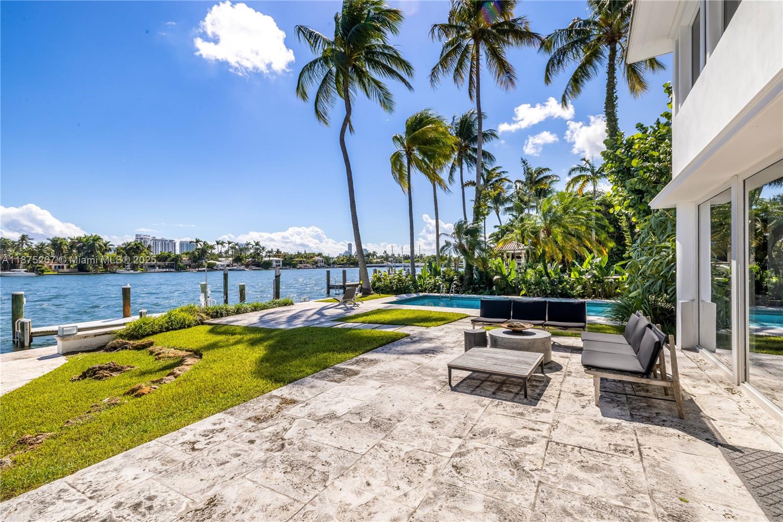 625 E Dilido Dr