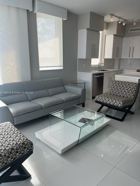 DUO CONDOMINIUM WEST - Residential Lease