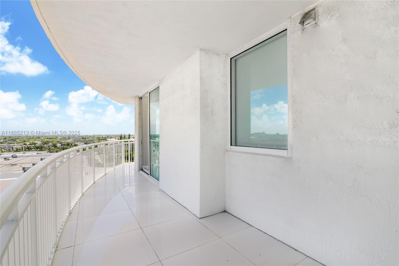 DUO CONDOMINIUM WEST - Residential Lease