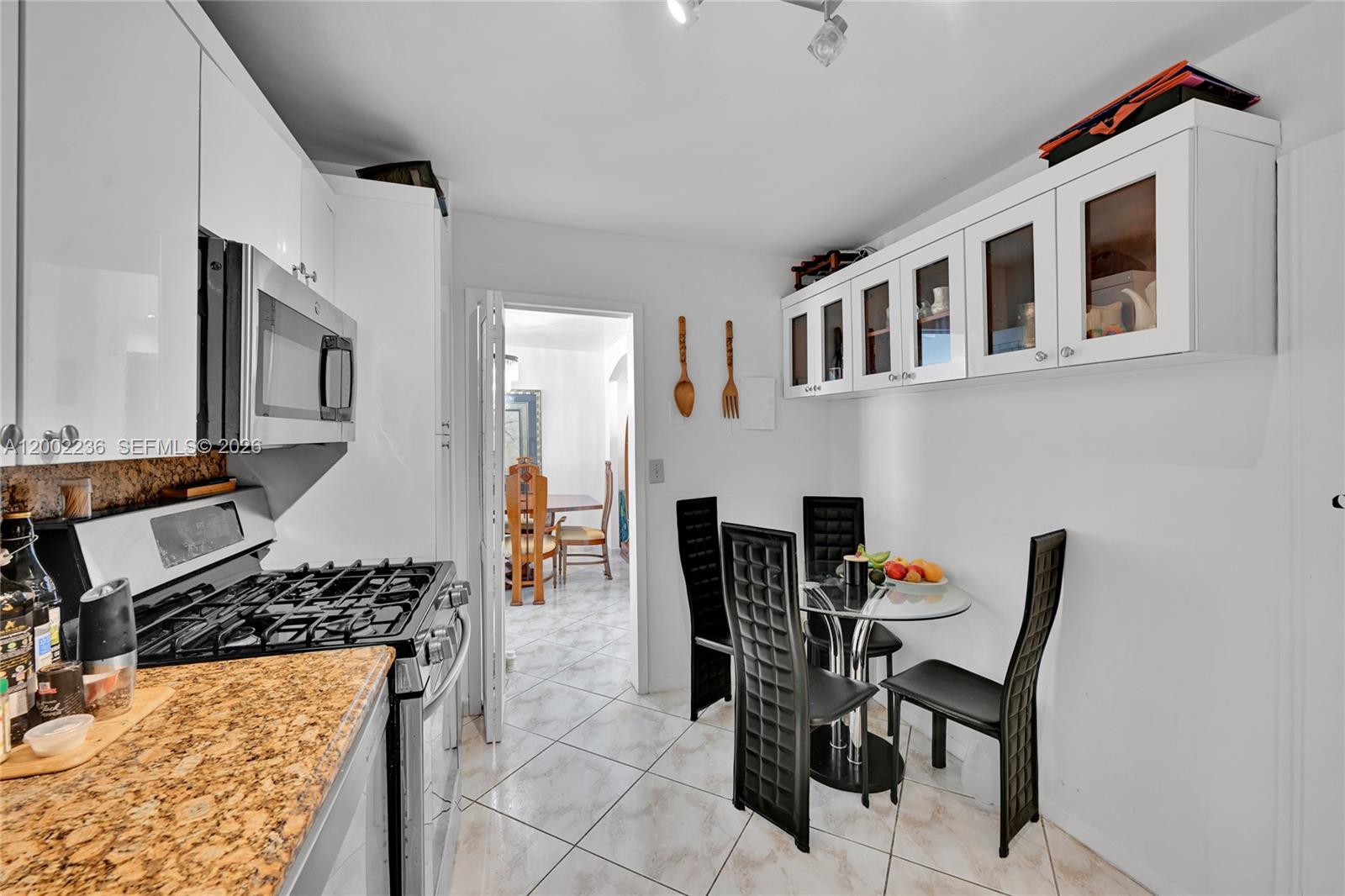 PARKER PLAZA CONDO ESTATE - Residential Lease