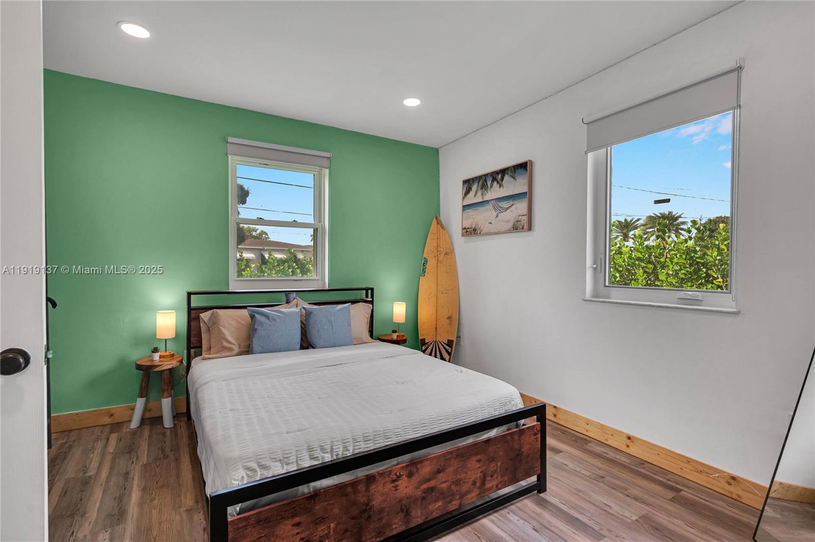 CRAVERO LAKE SHORE ESTATE - Residential