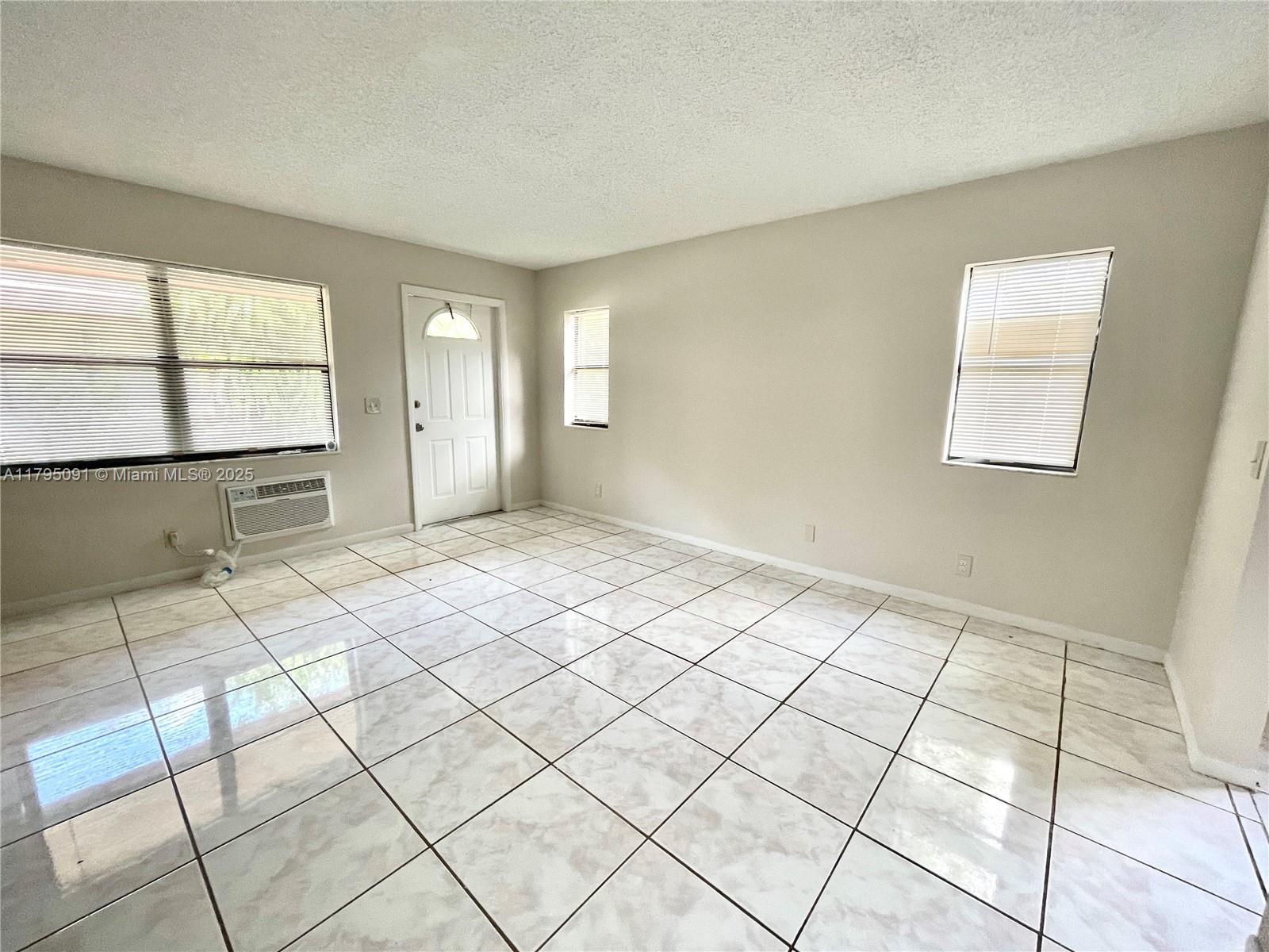 247 SW 7th St (Utilities Incl) 249-B Studio