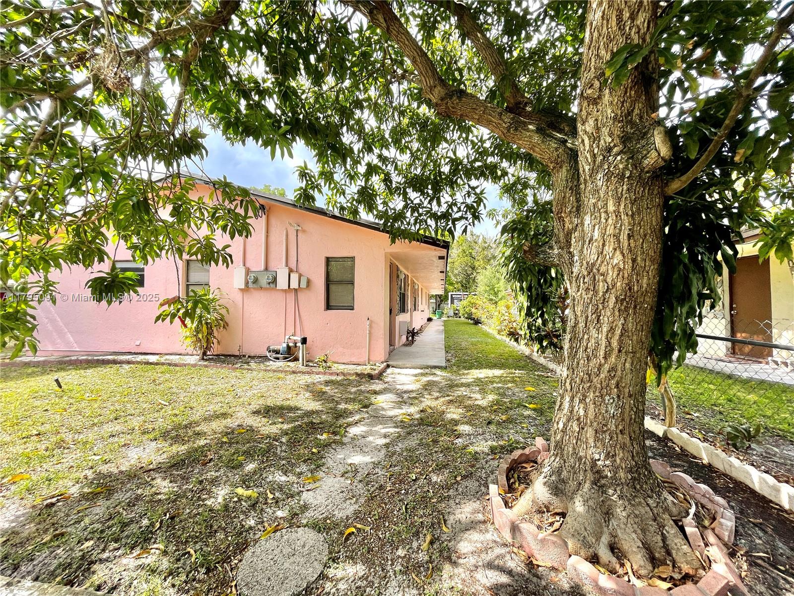 247 SW 7th St (Utilities Incl) 249-B Studio