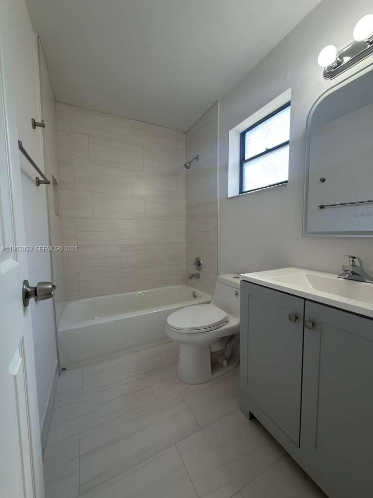 TRELLISES 3 CONDO - Residential