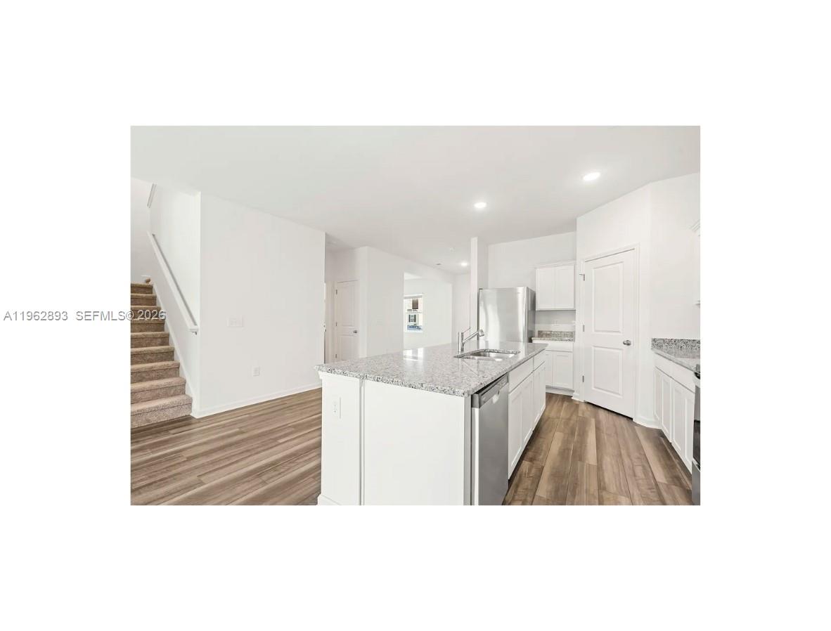 TRELLISES 3 CONDO - Residential