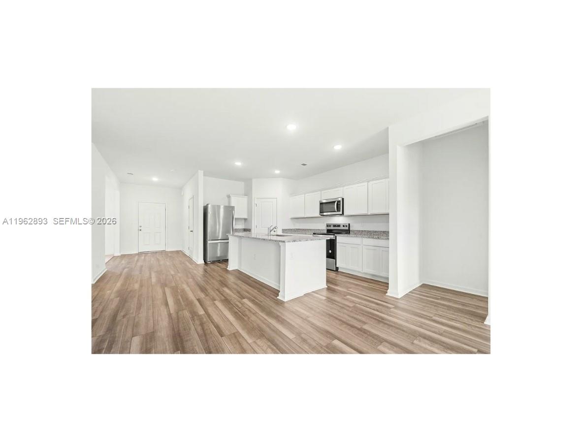 TRELLISES 3 CONDO - Residential