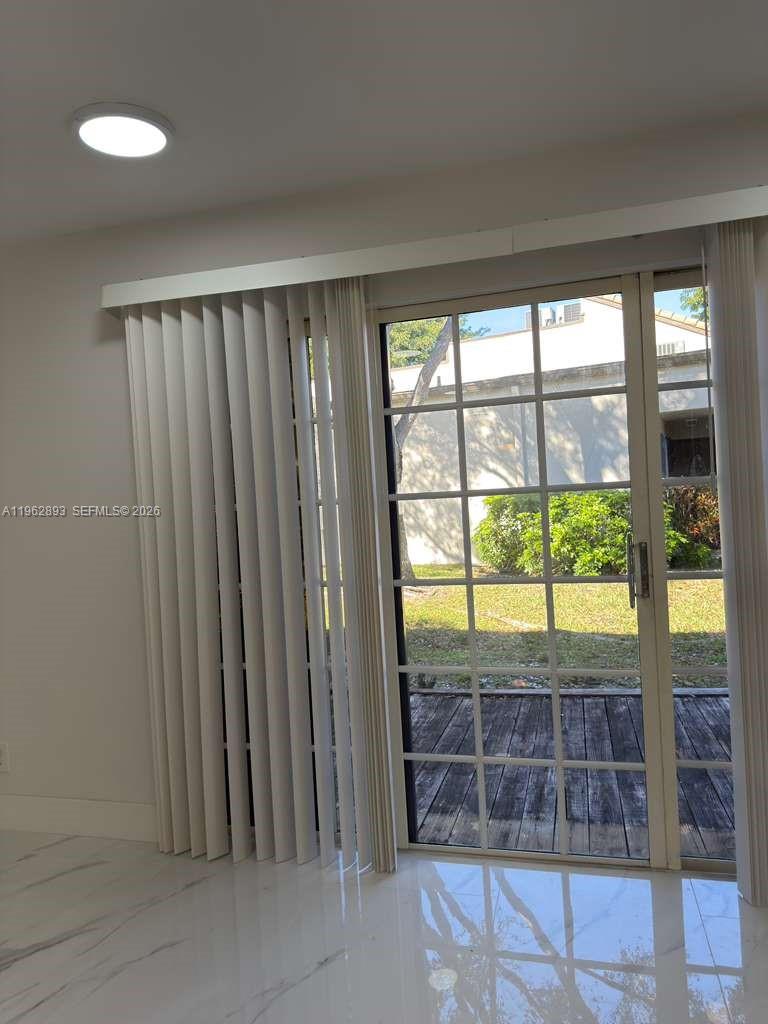 TRELLISES 3 CONDO - Residential