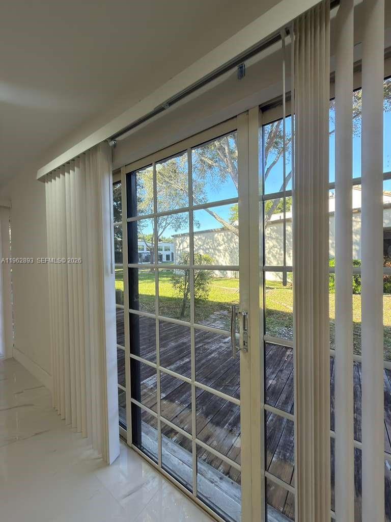 TRELLISES 3 CONDO - Residential