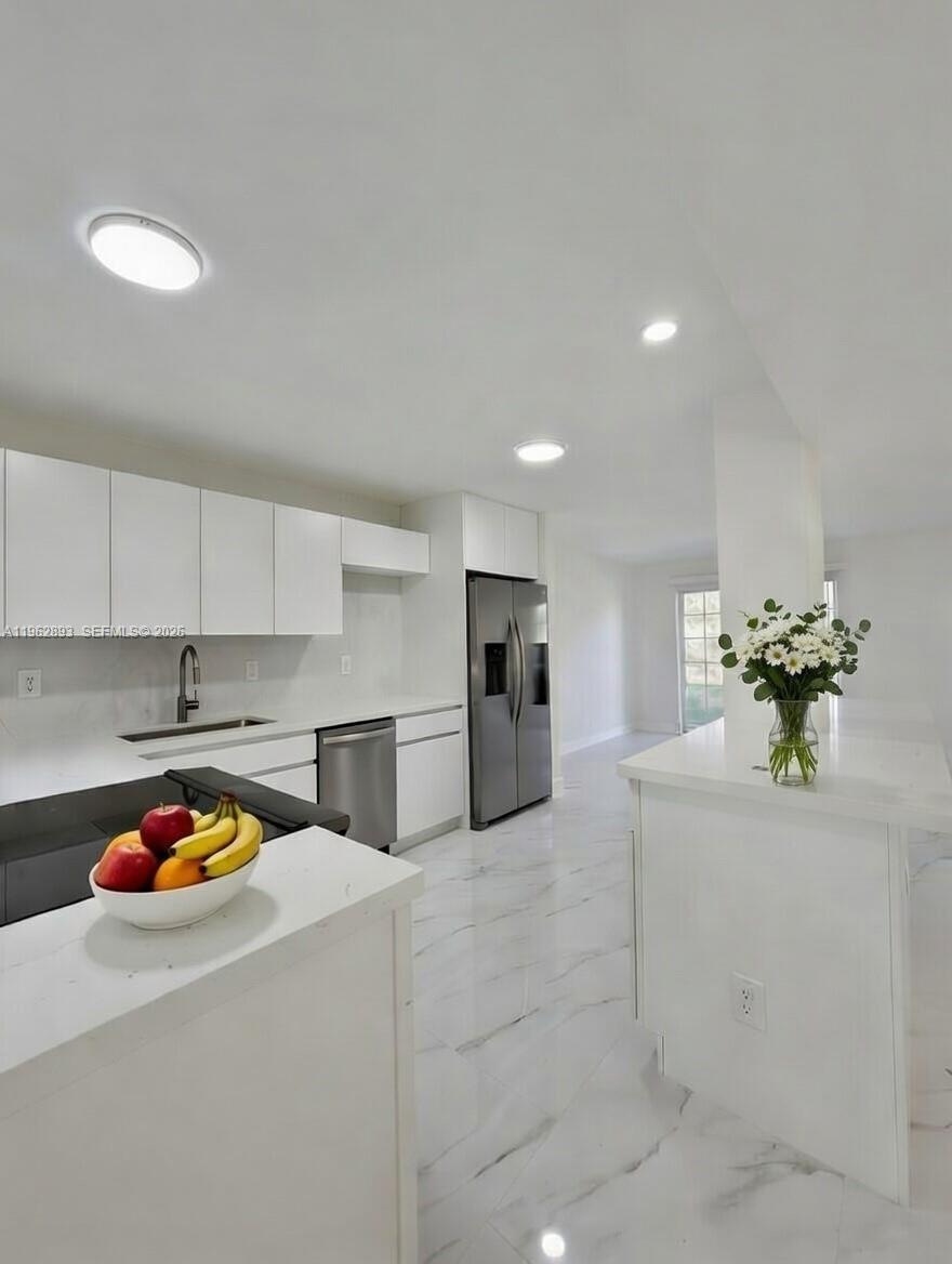 TRELLISES 3 CONDO - Residential