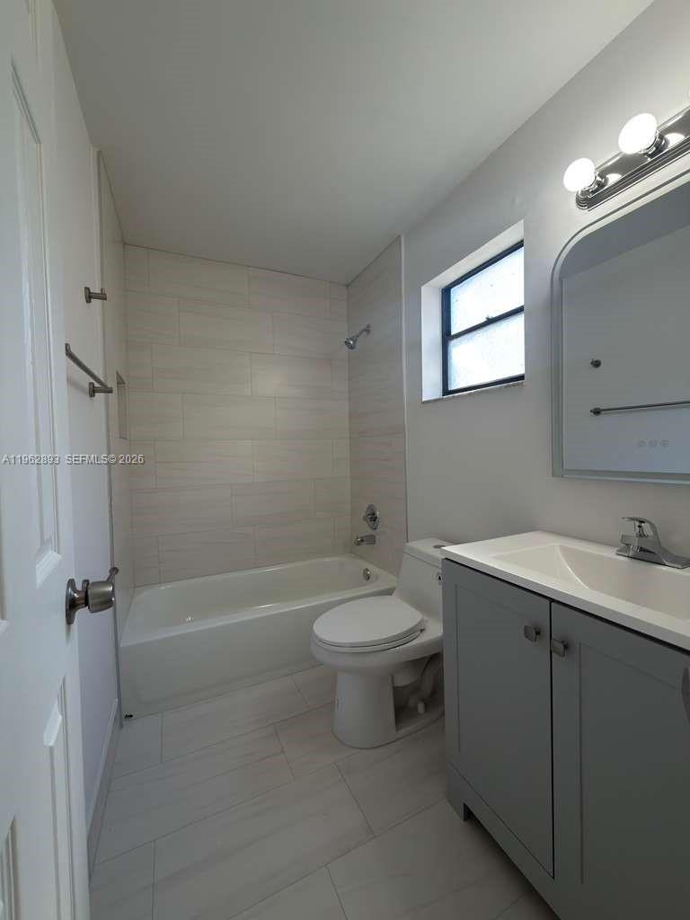 TRELLISES 3 CONDO - Residential