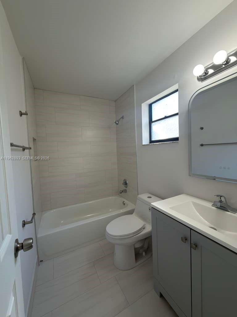 TRELLISES 3 CONDO - Residential