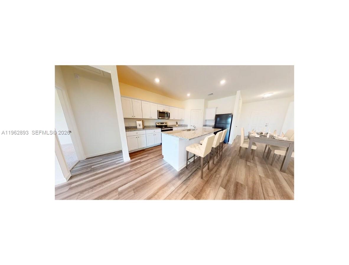 TRELLISES 3 CONDO - Residential