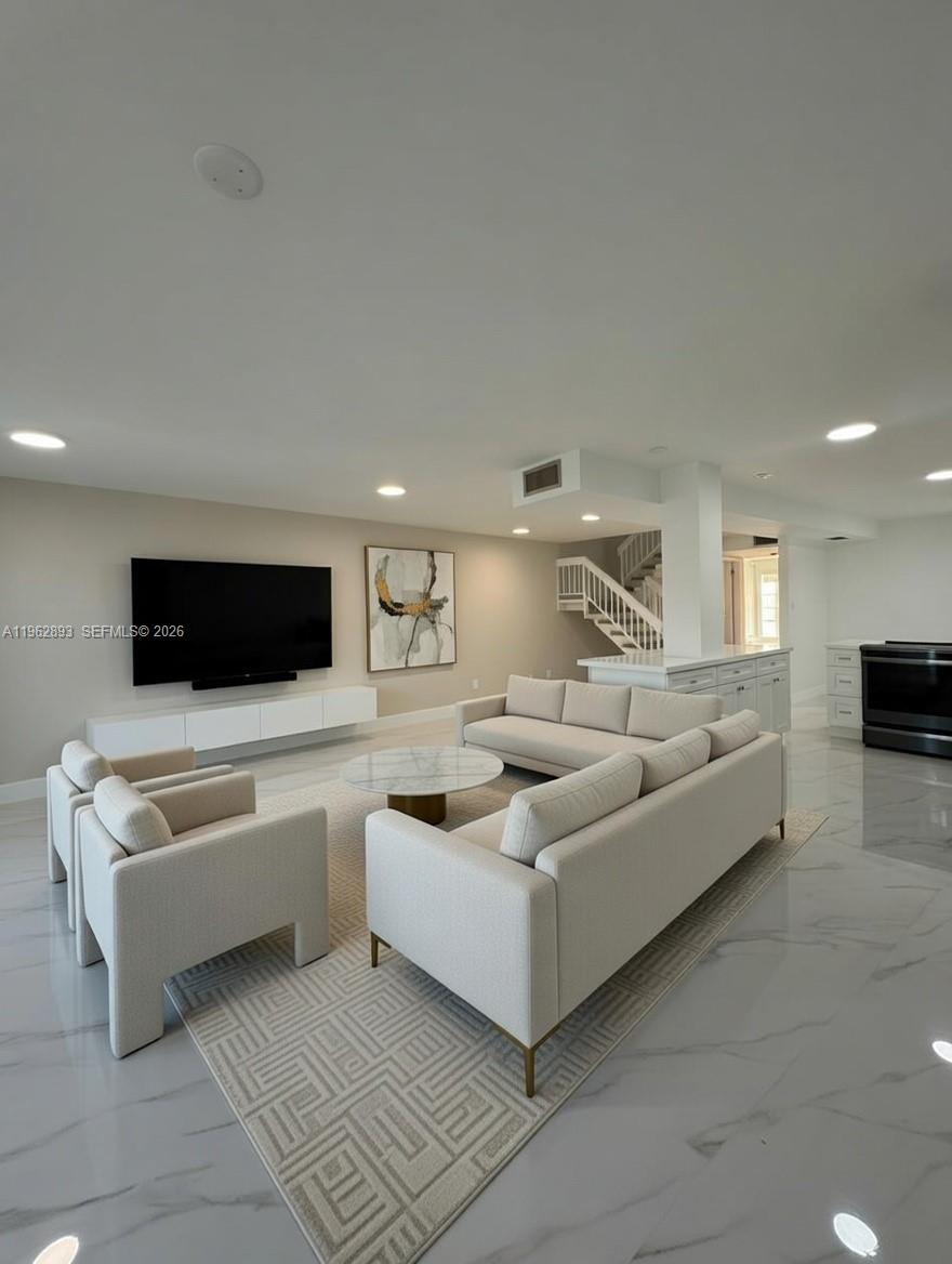 TRELLISES 3 CONDO - Residential