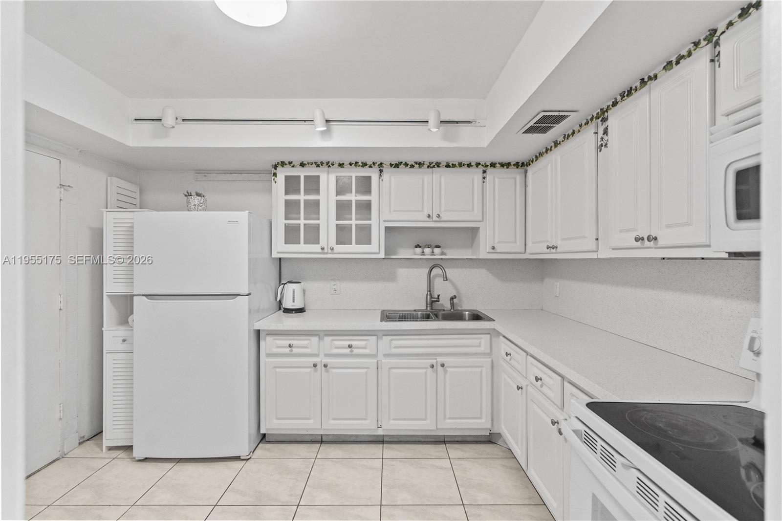 BUCKLEY TOWERS CONDO - Residential