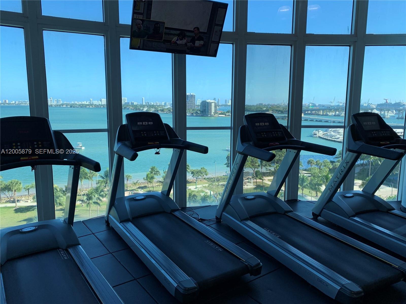 1800 CLUB CONDO - Residential Lease