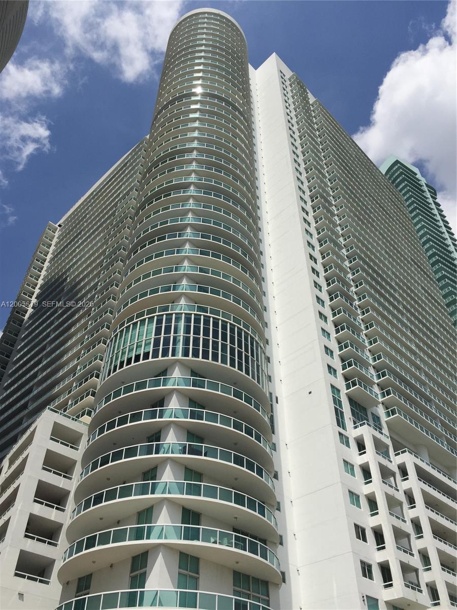 1800 CLUB CONDO - Residential Lease