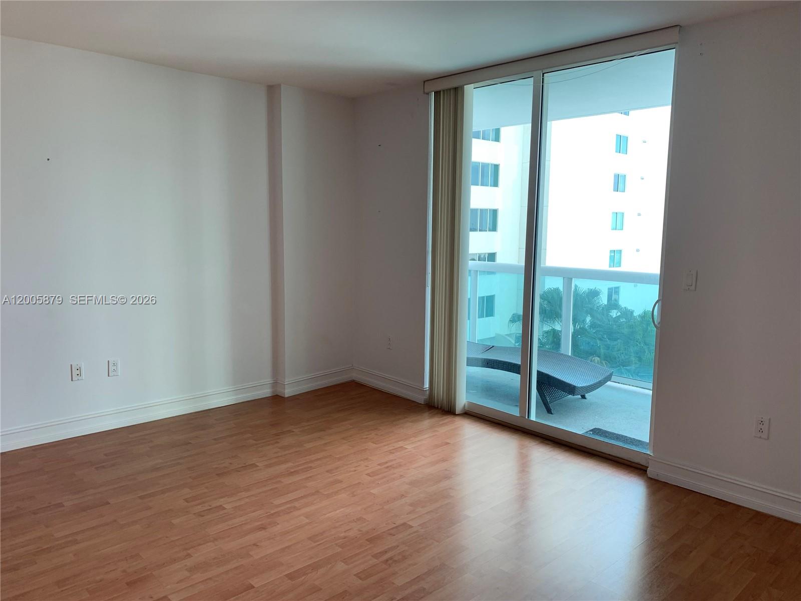 1800 CLUB CONDO - Residential Lease