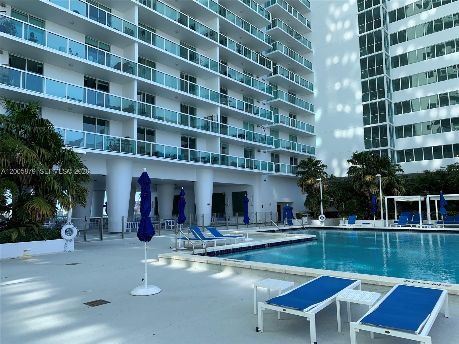 1800 CLUB CONDO - Residential Lease