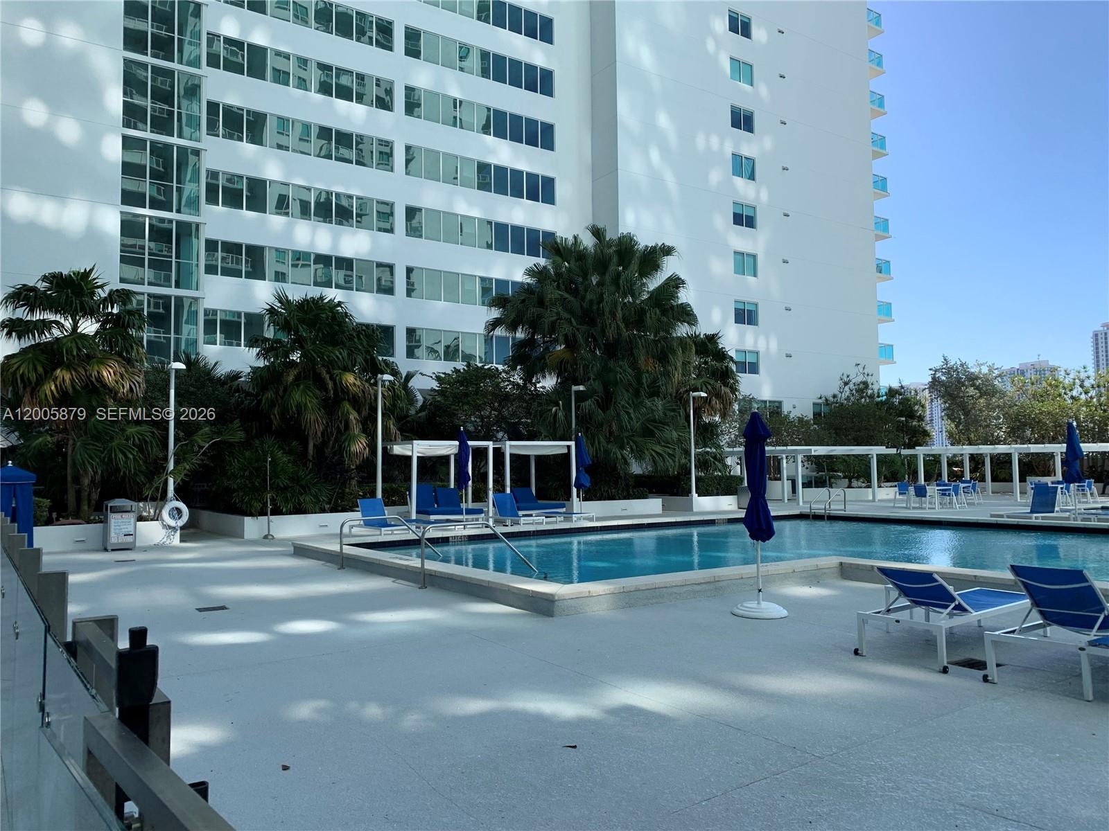1800 CLUB CONDO - Residential Lease