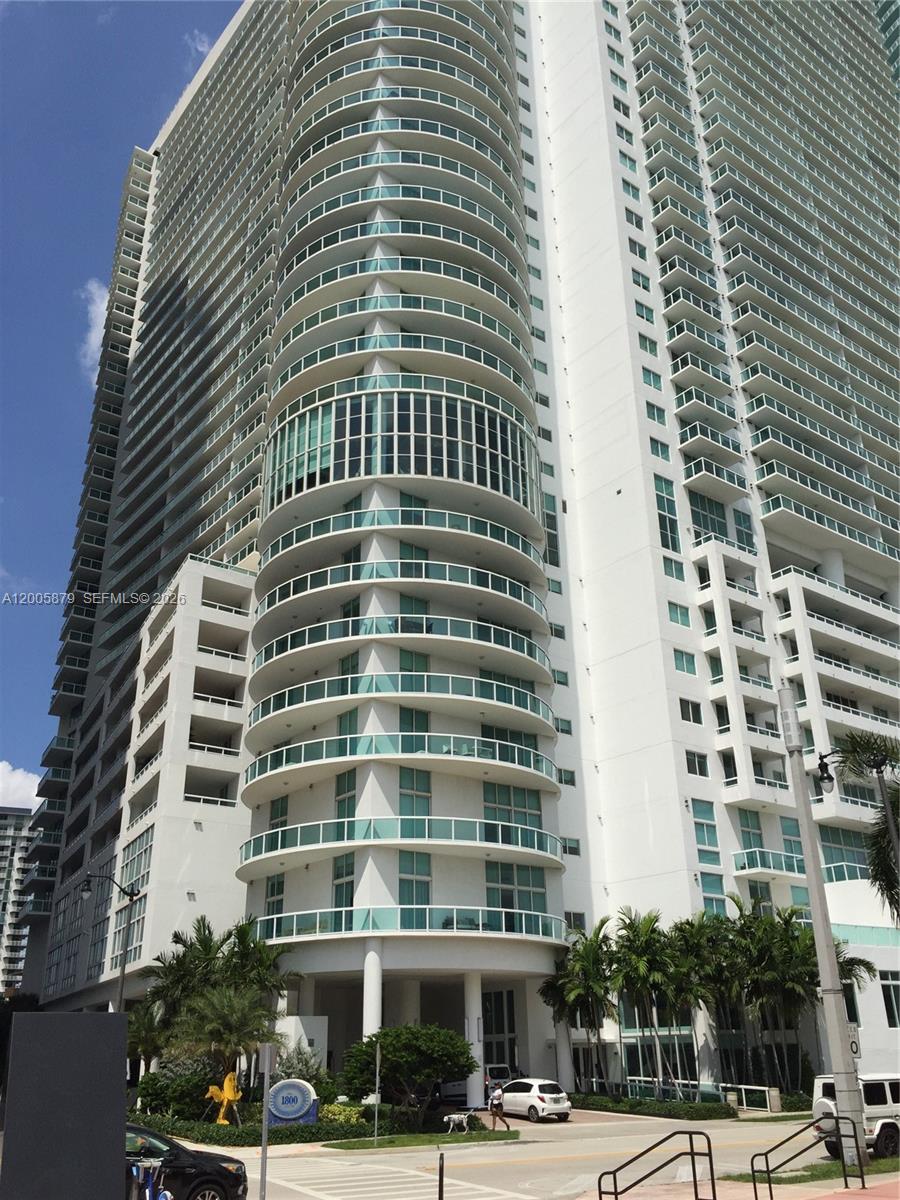 1800 CLUB CONDO - Residential Lease