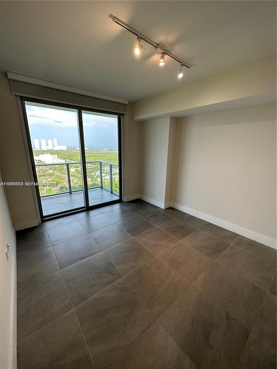 THE HARBOUR SOUTH CONDO - Residential Lease
