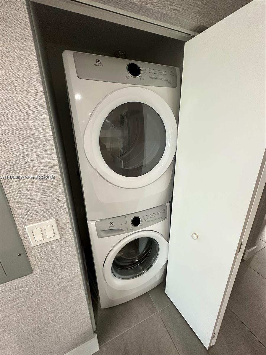 THE HARBOUR SOUTH CONDO - Residential Lease