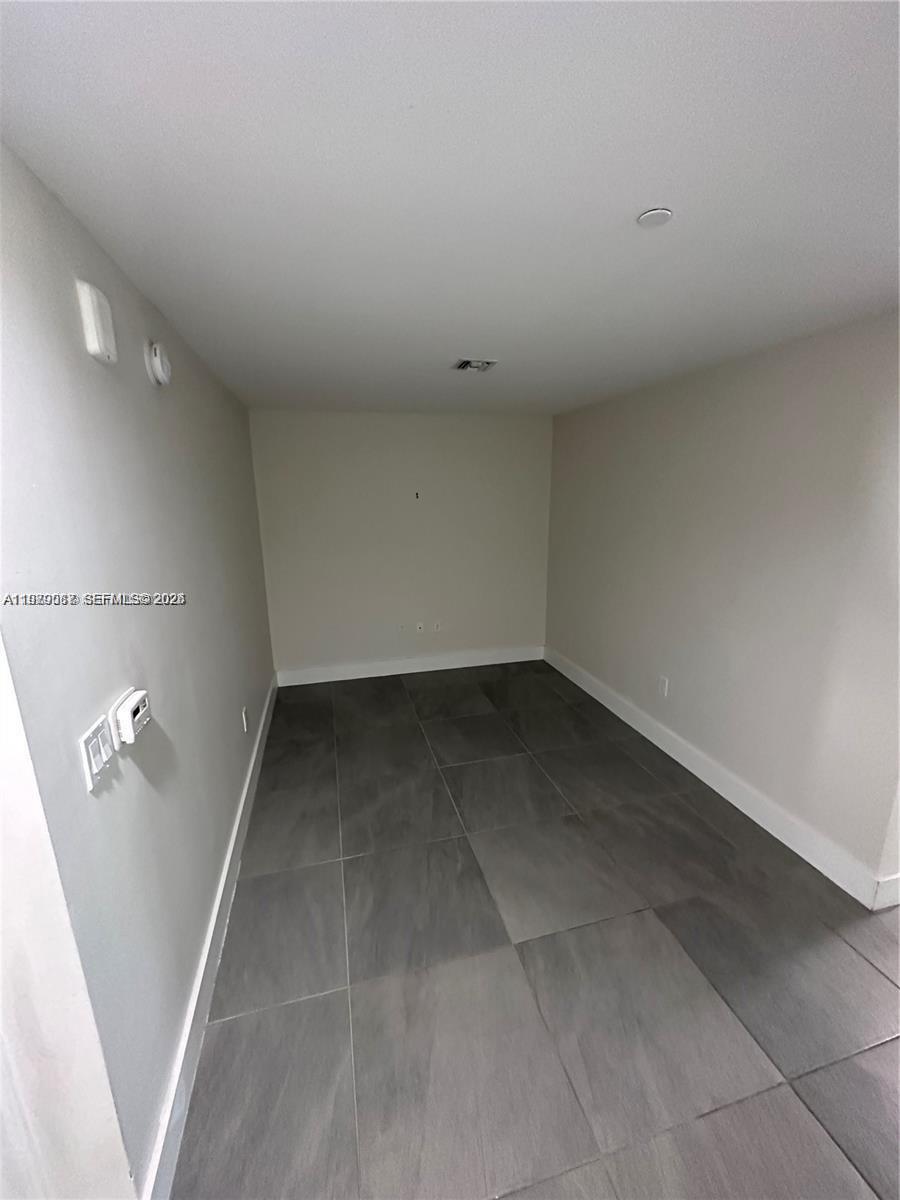 THE HARBOUR SOUTH CONDO - Residential Lease