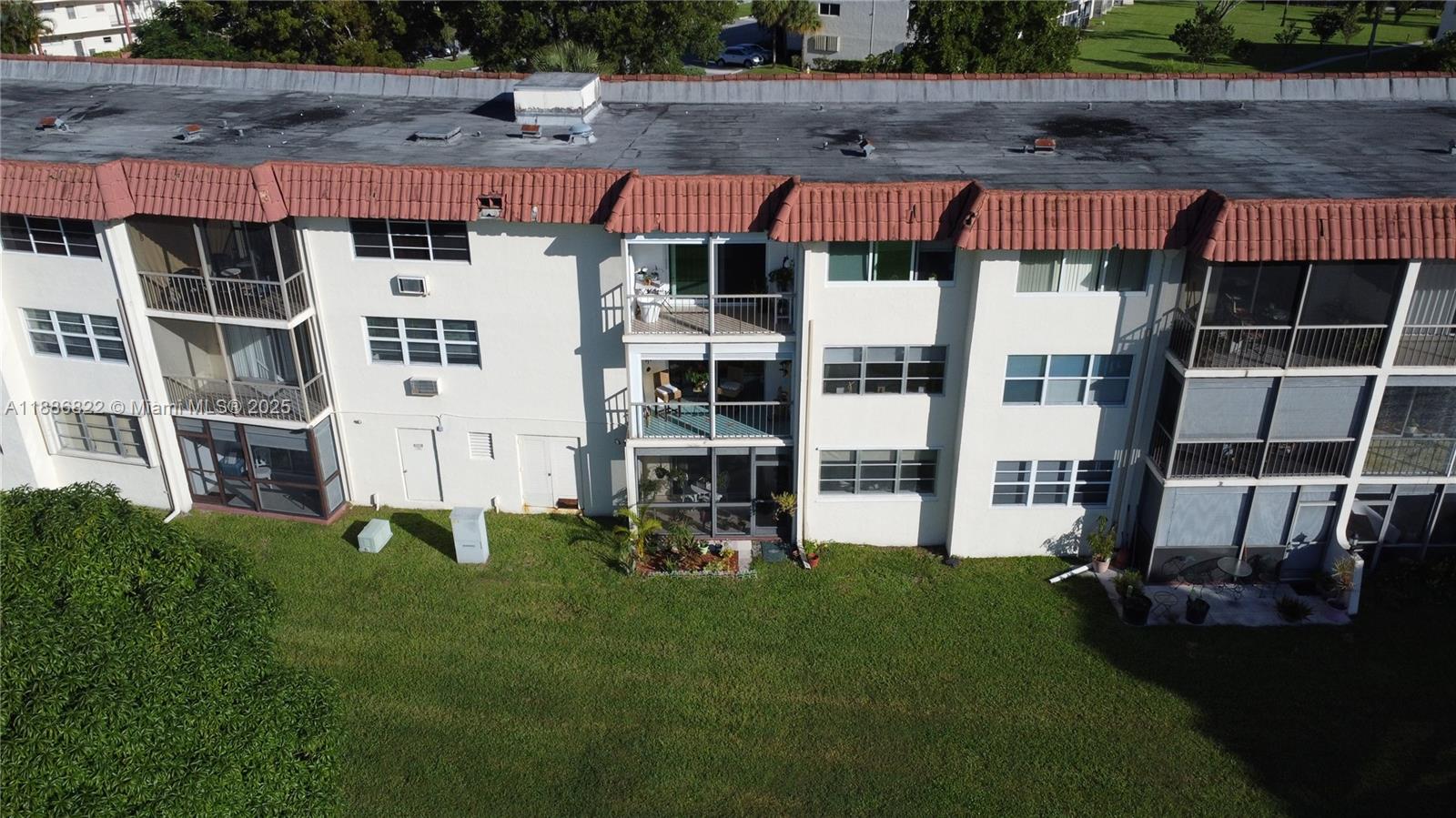 HOLLYBROOK GOLF AND - Residential Lease