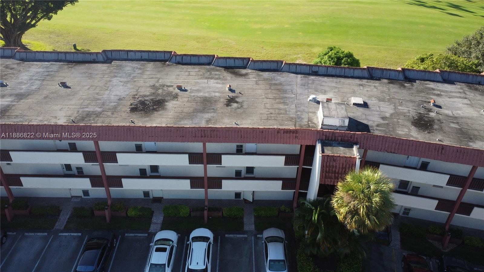 HOLLYBROOK GOLF AND - Residential Lease