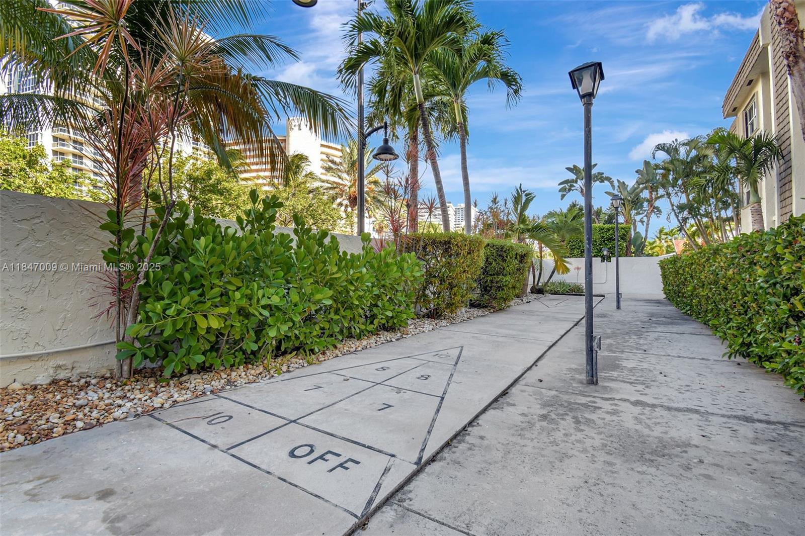 GABLE ARMS CONDO - Residential