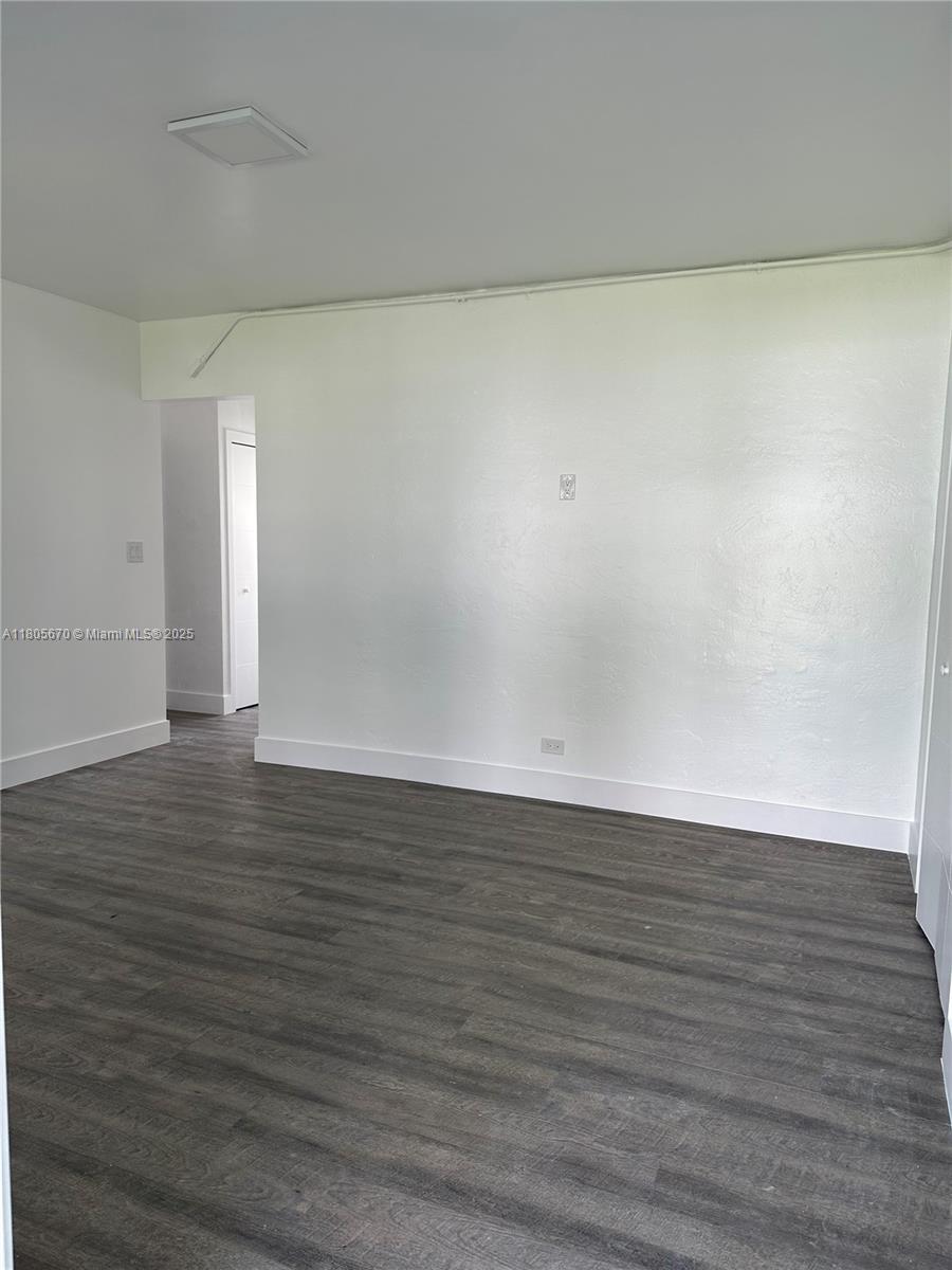 711 Beacom Blvd 2, Miami, Broward County, Florida - 2 Bedrooms  
1 Bathrooms - 