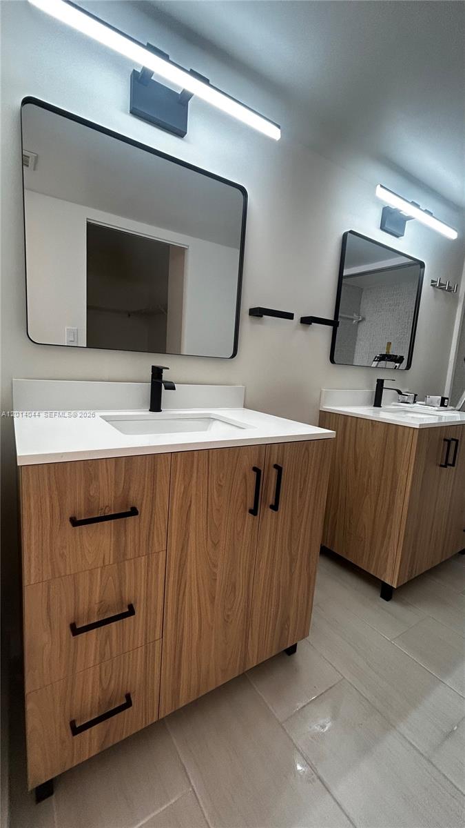 WINSTON TOWERS 700 CONDO - Residential Lease