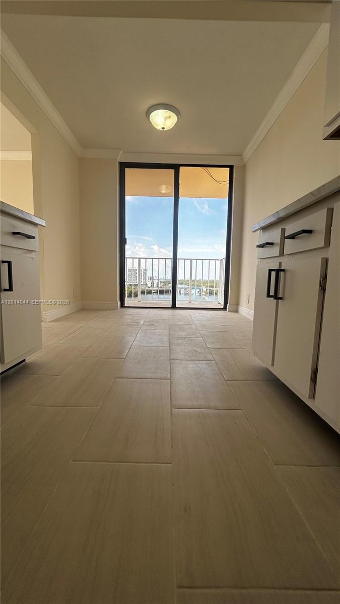 WINSTON TOWERS 700 CONDO - Residential Lease