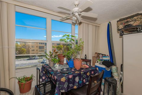 A home in Lauderdale Lakes