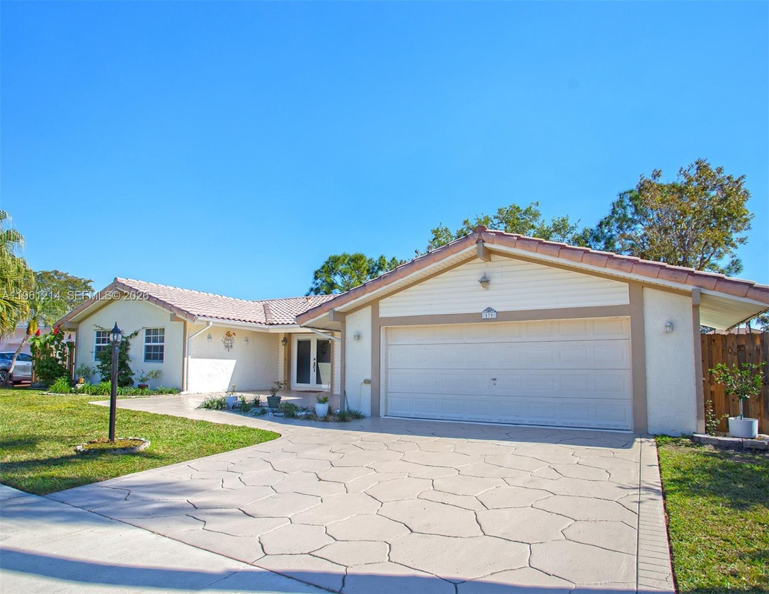 BONAVENTURE LAKES - Residential