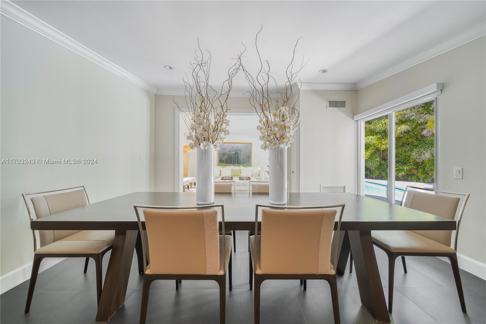 COLLINS MANOR - Residential