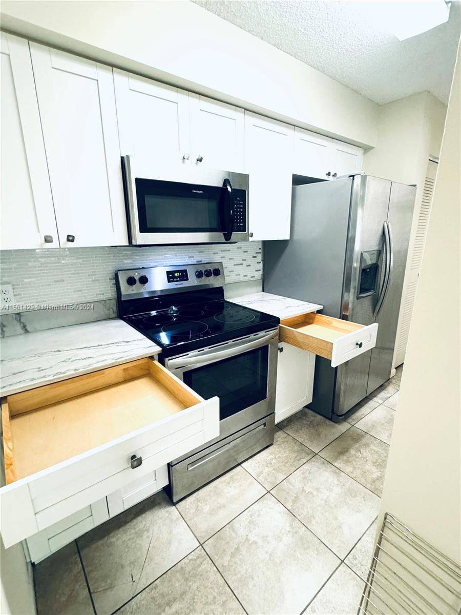 HOLLYWOOD PARC CONDOMINIU - Residential