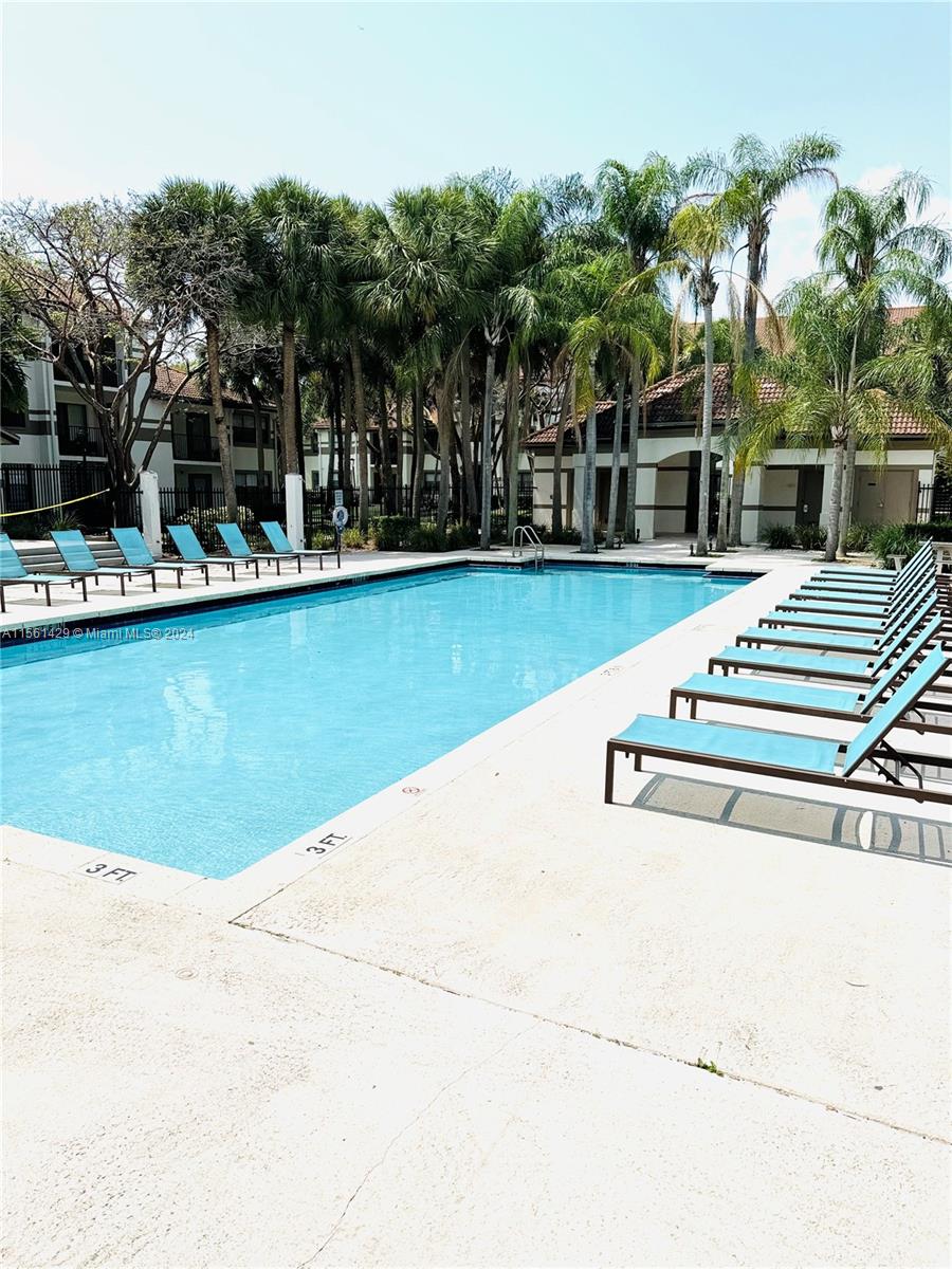 HOLLYWOOD PARC CONDOMINIU - Residential