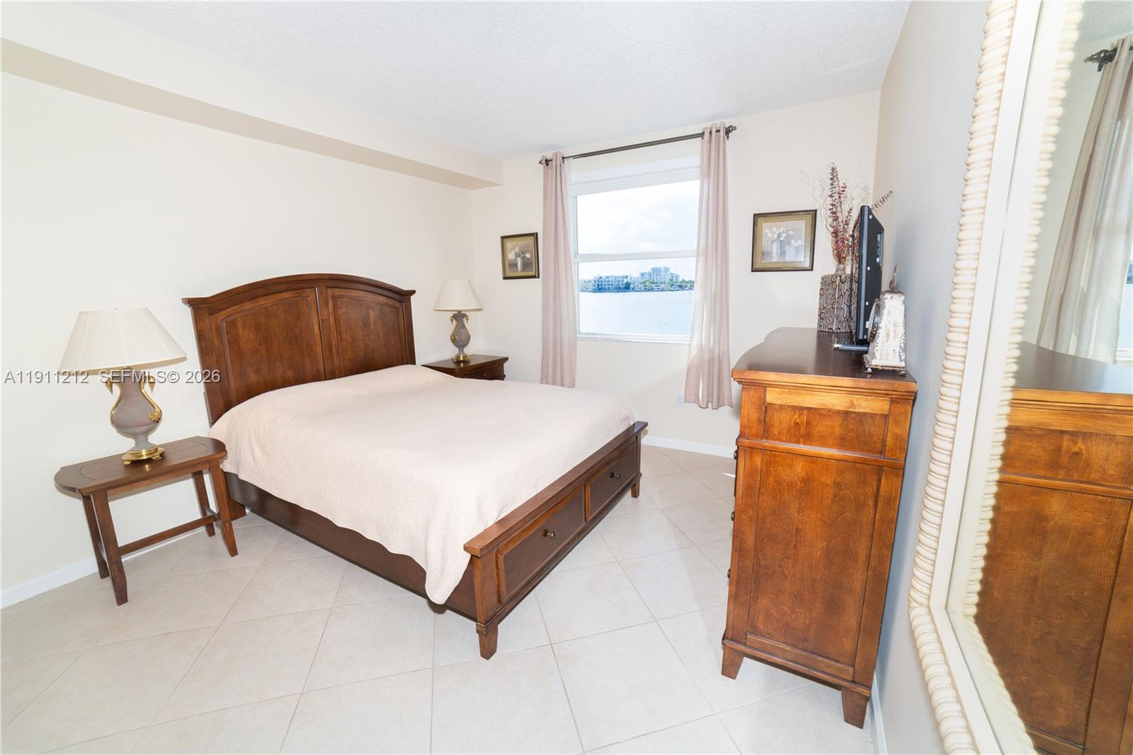 PORTO BELLAGIO CONDO - Residential