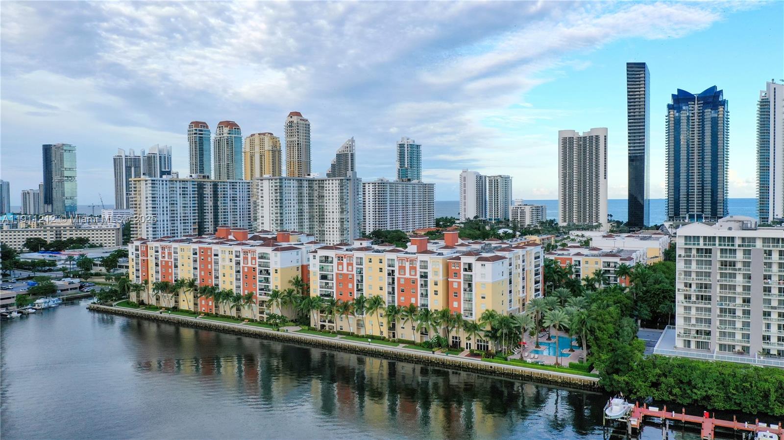 PORTO BELLAGIO CONDO - Residential