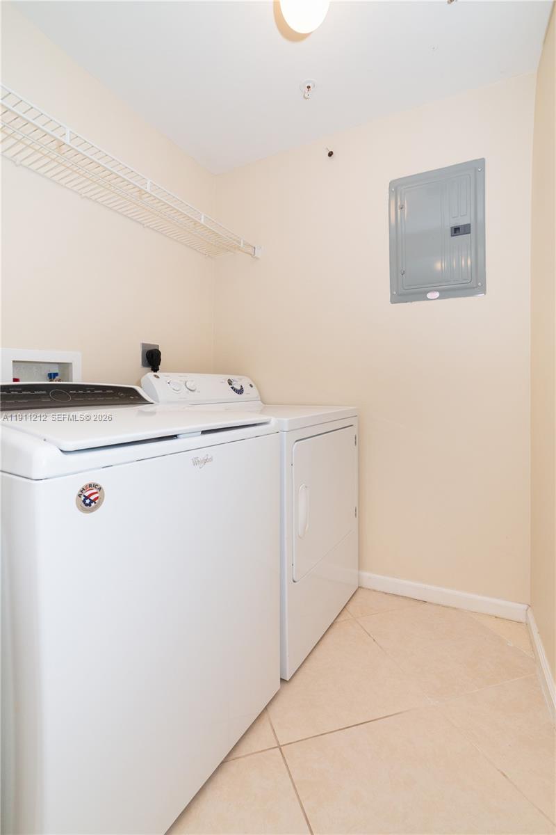 PORTO BELLAGIO CONDO - Residential