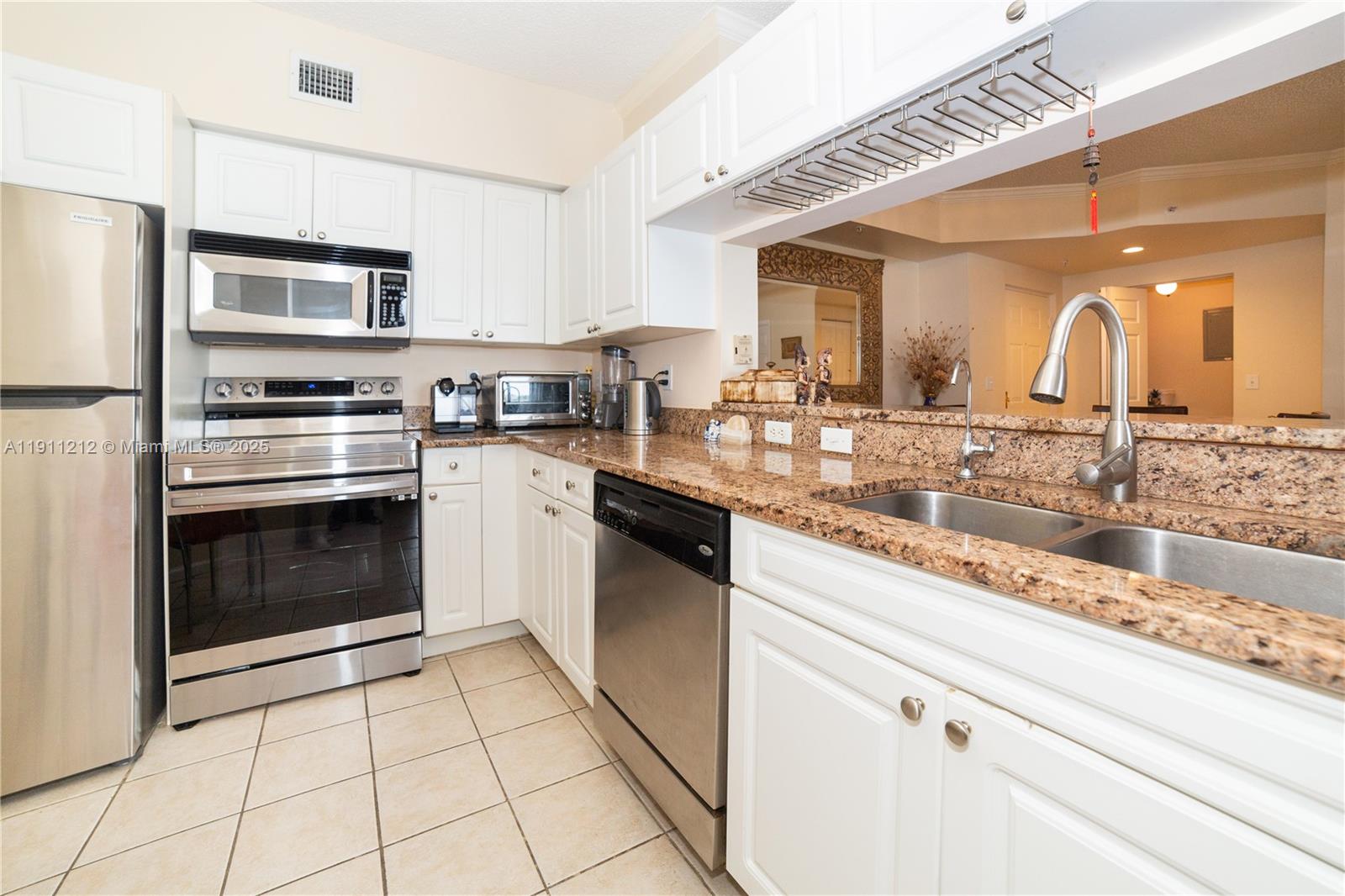 PORTO BELLAGIO CONDO - Residential