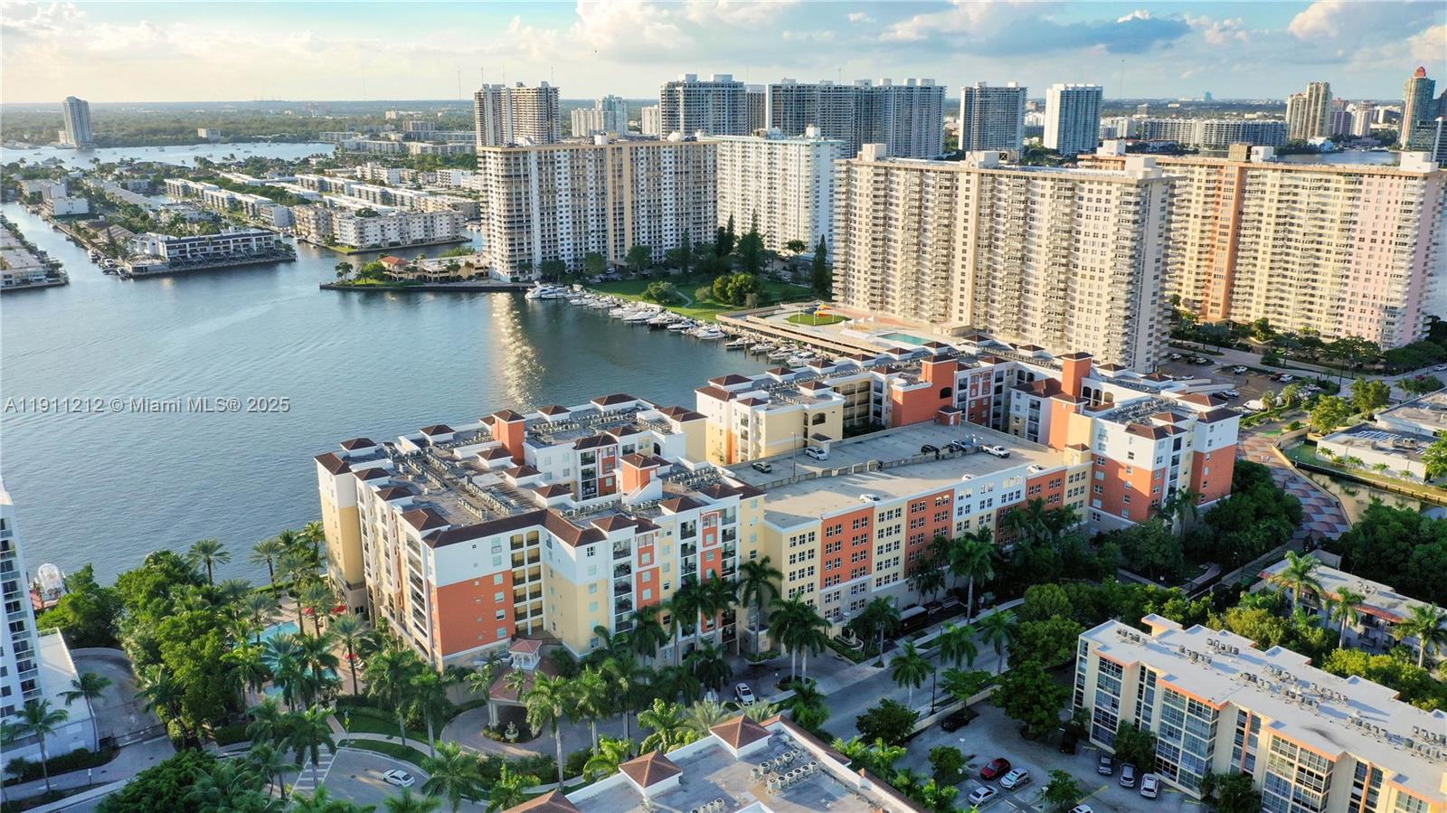 PORTO BELLAGIO CONDO - Residential