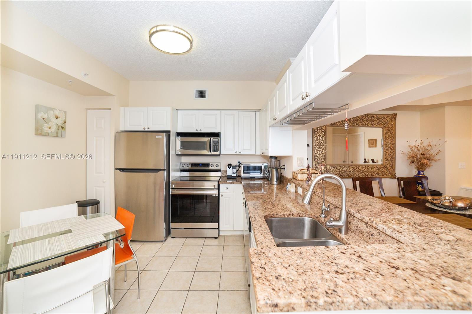 PORTO BELLAGIO CONDO - Residential