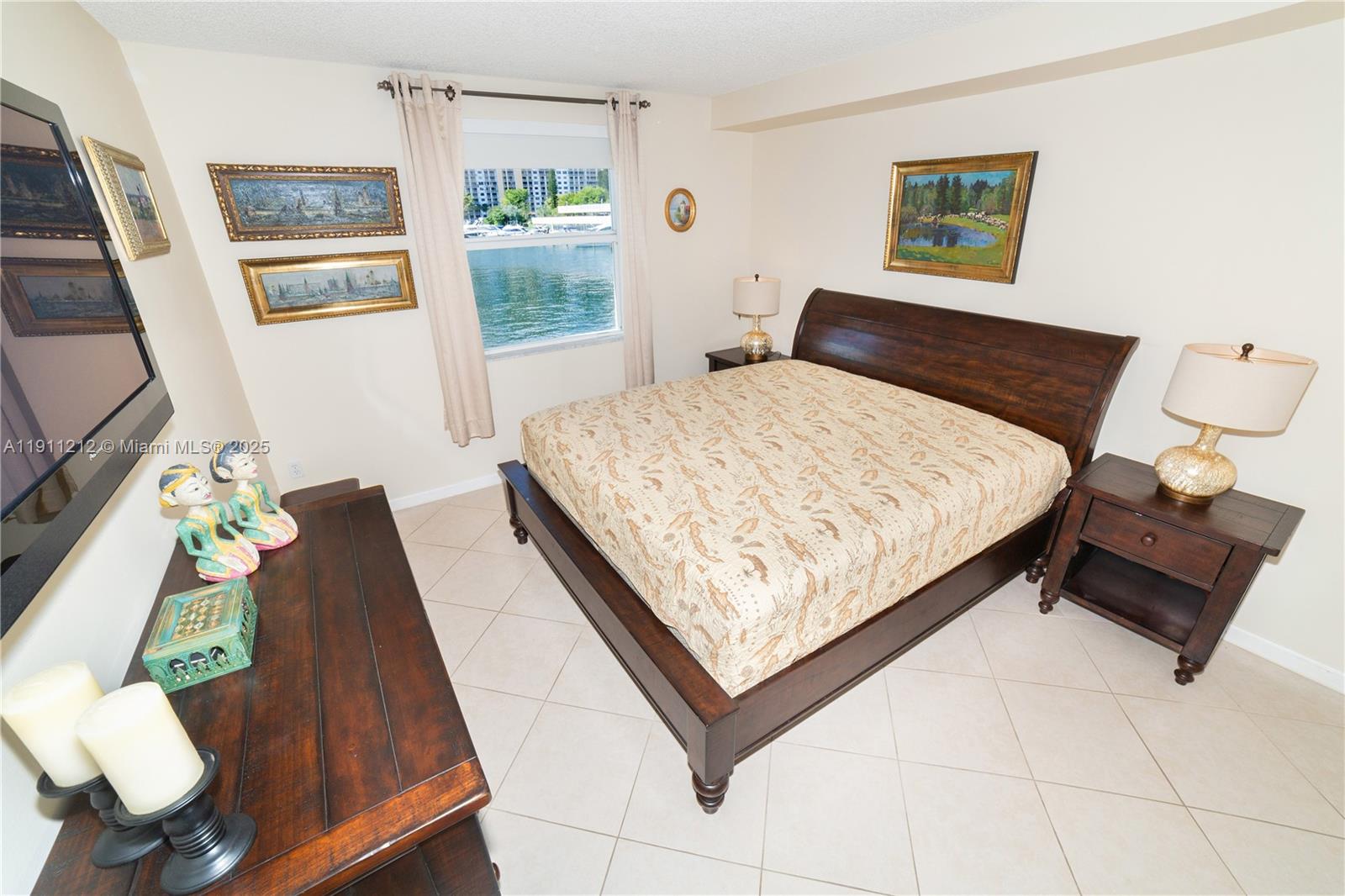 PORTO BELLAGIO CONDO - Residential