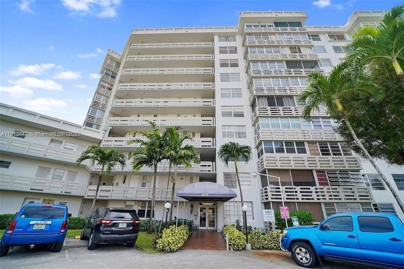 1401 Ne Miami Gardens Dr 597, Miami, Broward County, Florida - 2 Bedrooms  
1 Bathrooms - 