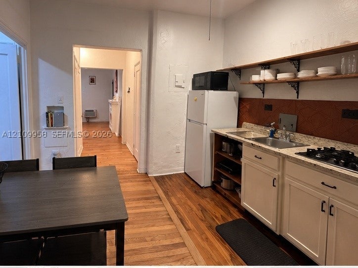 1560 Jefferson Ave 1