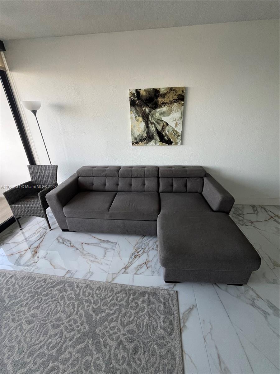 ALEXANDER TOWERS CONDO - Residential Lease