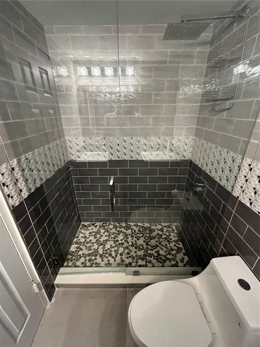 ALEXANDER TOWERS CONDO - Residential Lease