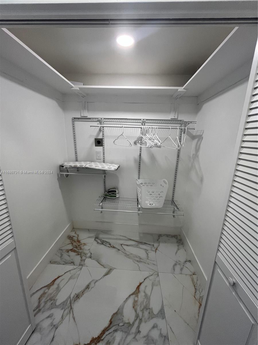 ALEXANDER TOWERS CONDO - Residential Lease